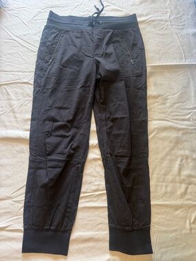 Athleta Trekkie North Crop Jogger